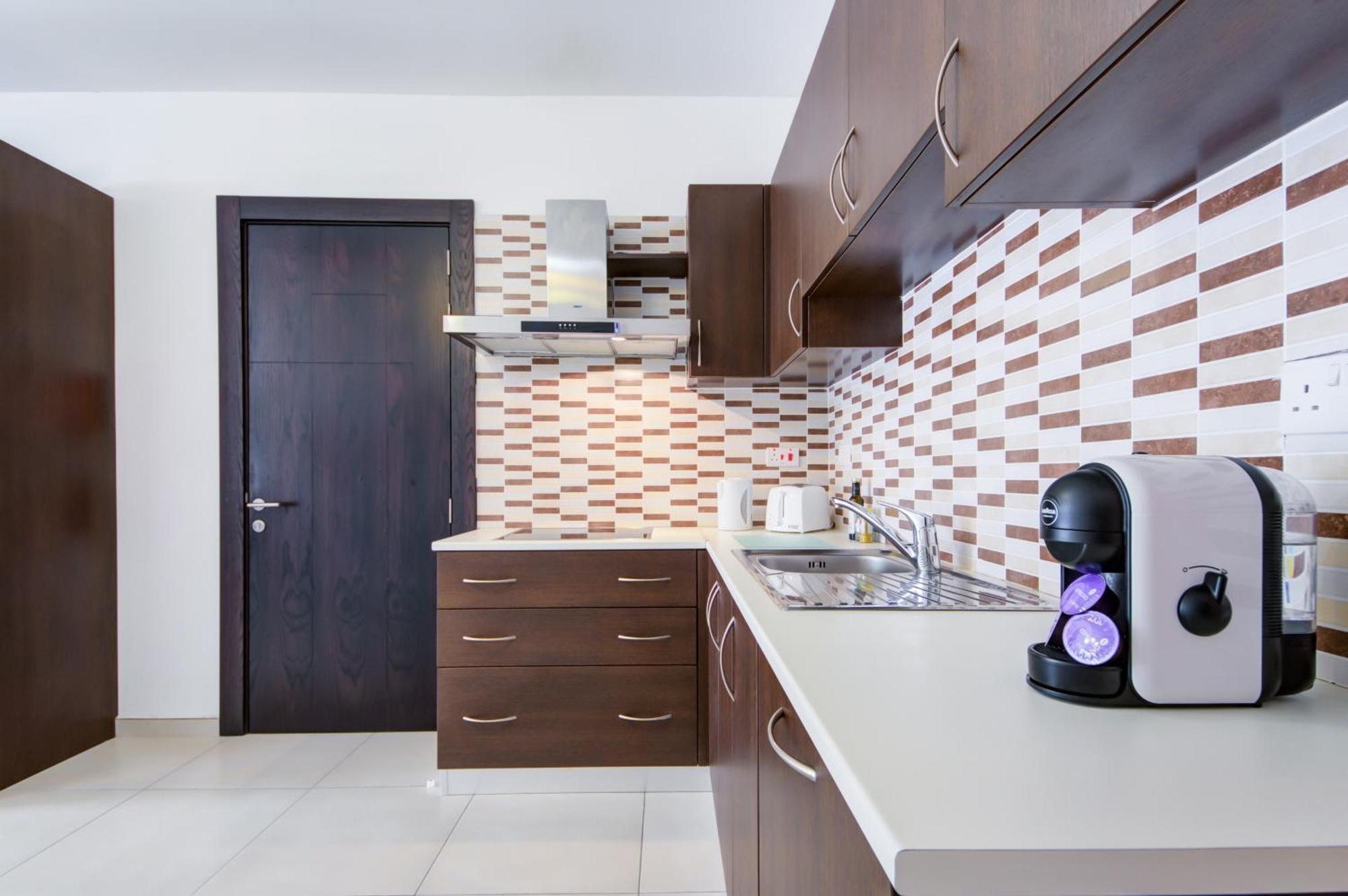 Prime Location, Modern Apartment In St Julian'S, Paceville, Apt 8 By Vaganza San Julián Exterior foto